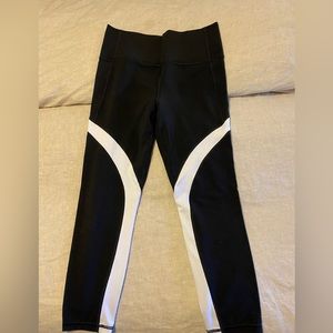 Athleta Salutation Stash Legging